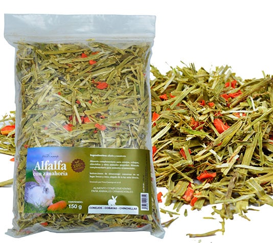 Alfalfa con Zanahoria - Bolsa de heno 150g - Alimento complementario 100% Natural para Conejos, cobayas y Chinchillas